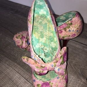 Irregular Choices Tea & Cakes in Pink